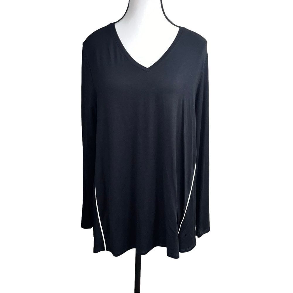 New With Tags MARLA WYNNE Long Sleeves V-Neck Blouse with White Trim Size Med